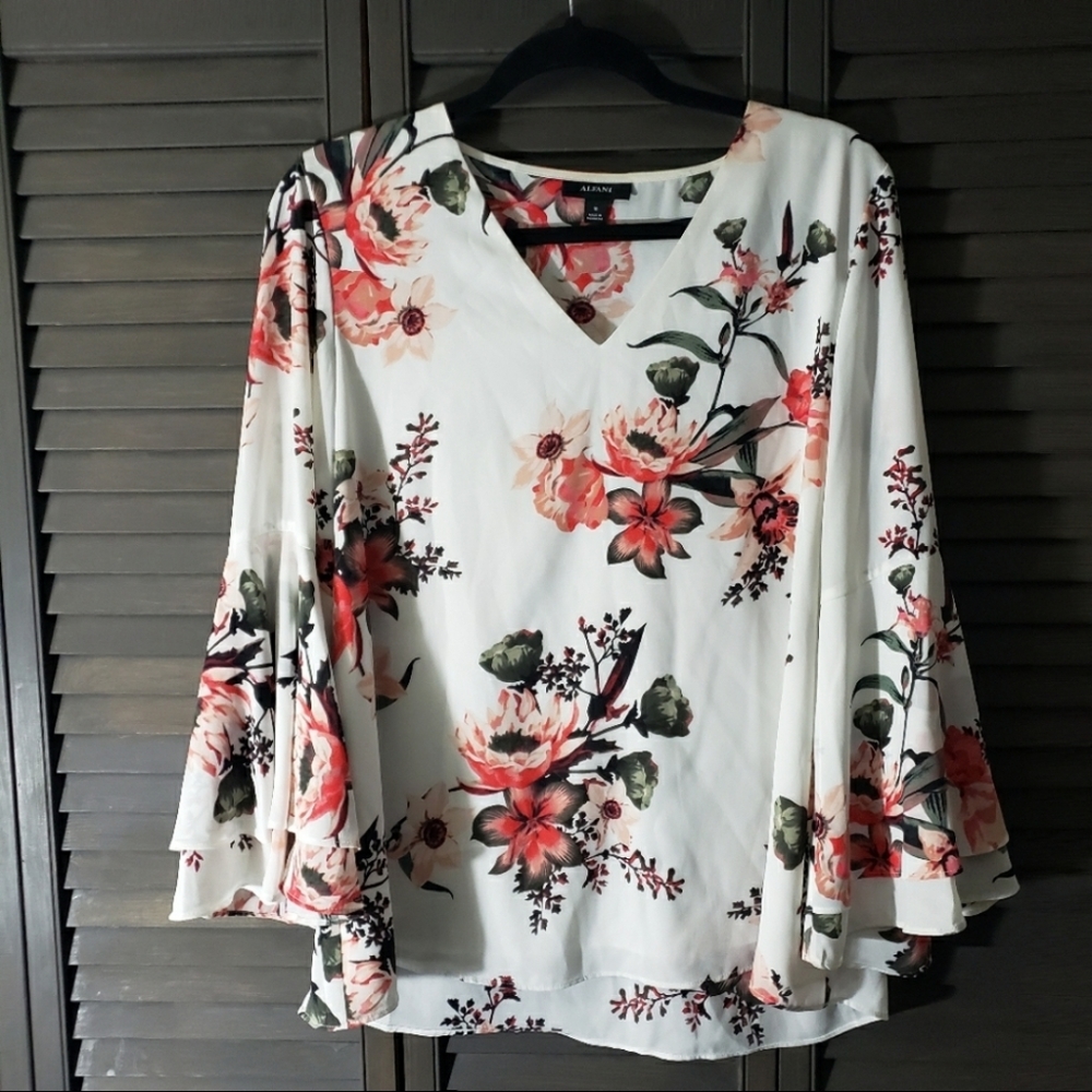 Alfani | Bell Sleeve Floral Top